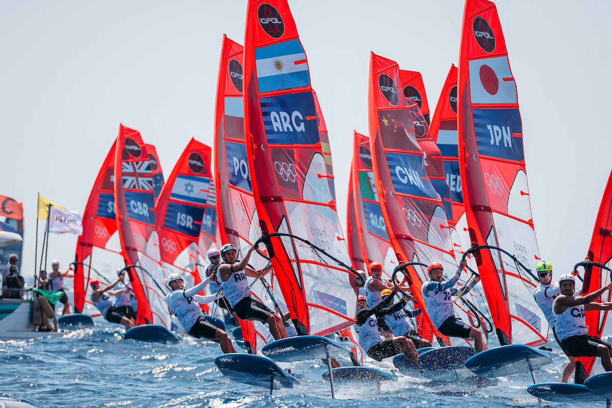 Fran en competencia de vela